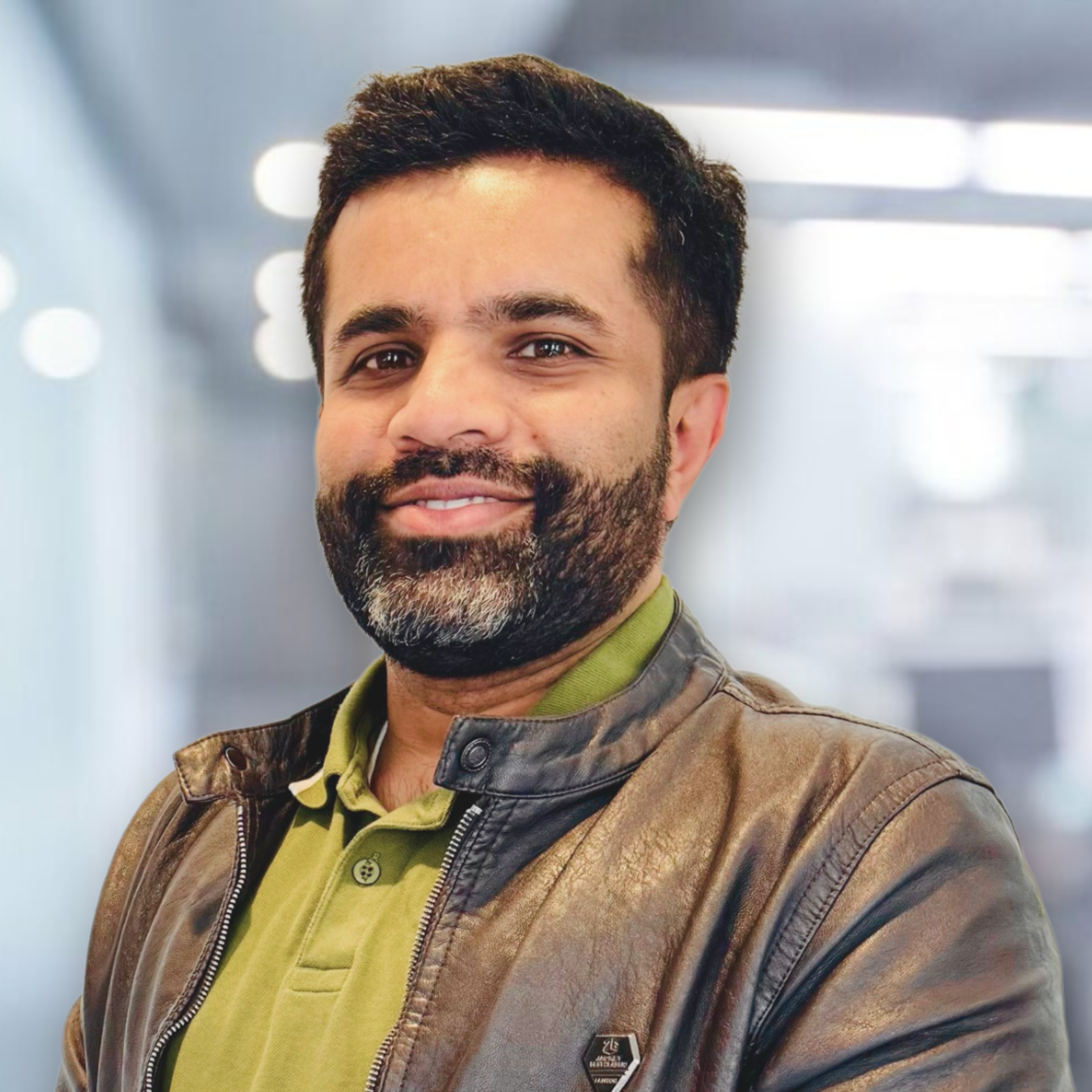 Sanjaya Jayasooriya Headshot 2024-5 (1)